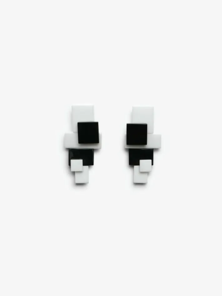 Monies Elio earring: black/white acrylic