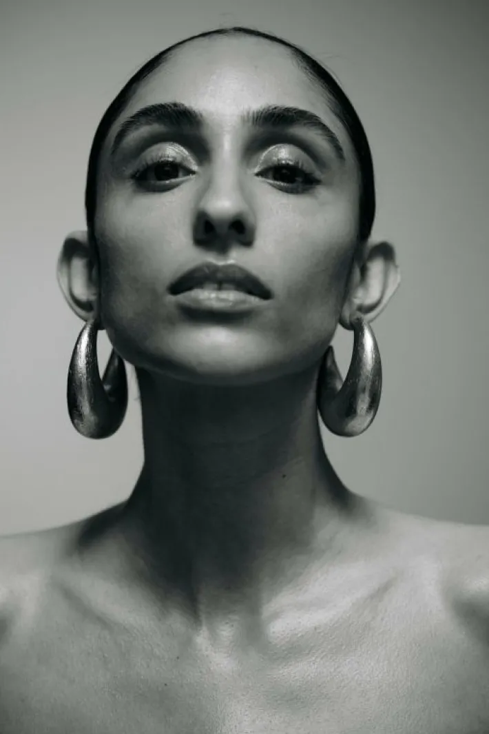 Monies Half moon stud earring: silverfoil