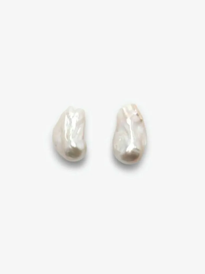 Monies Marée earrings: baroque pearls