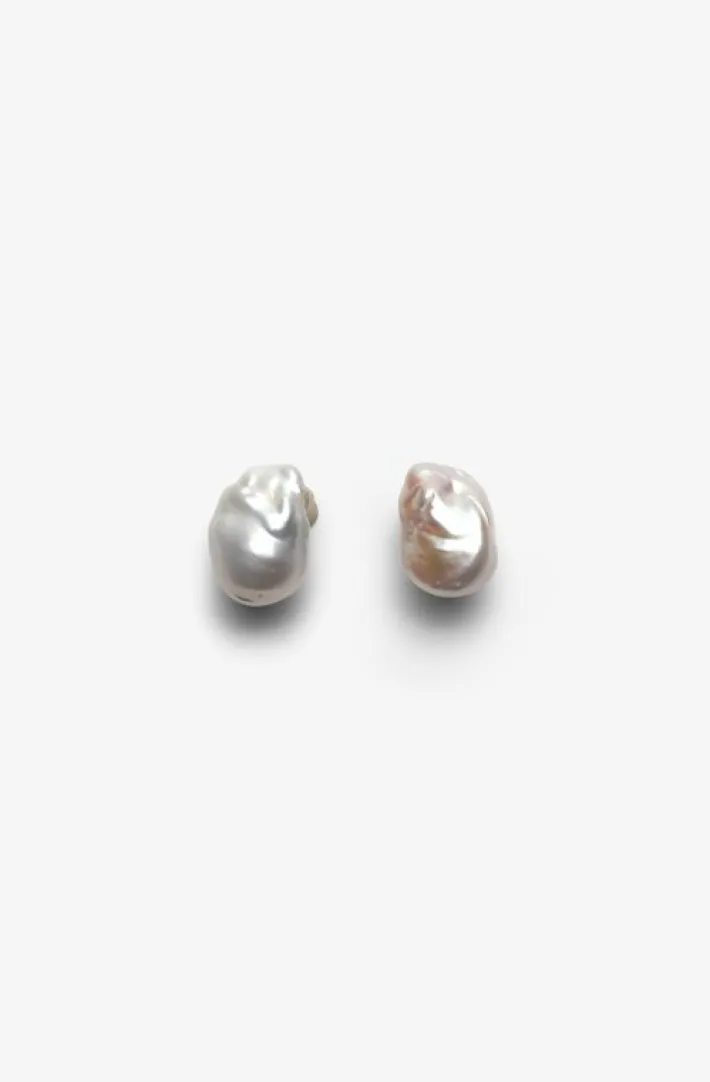 Monies Marée earrings: baroque pearls