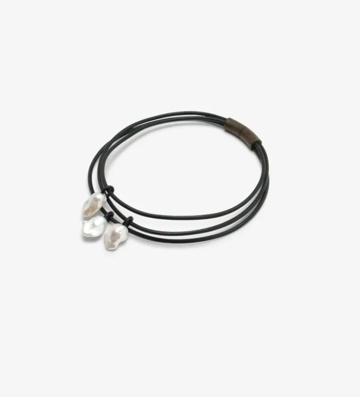 Monies Mint necklace: leather, bog oak, baroque pearl