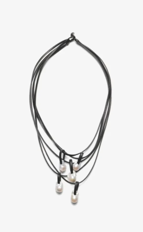 Monies Necklace in baroque pearls and leather