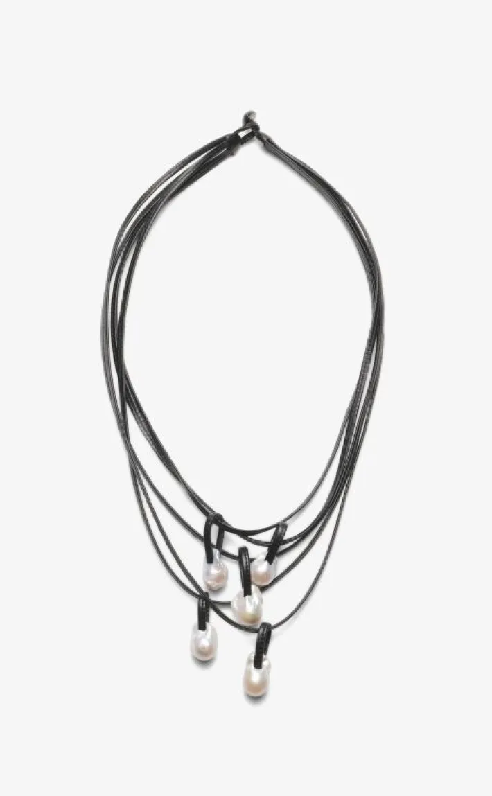 Monies Necklace in baroque pearls and leather