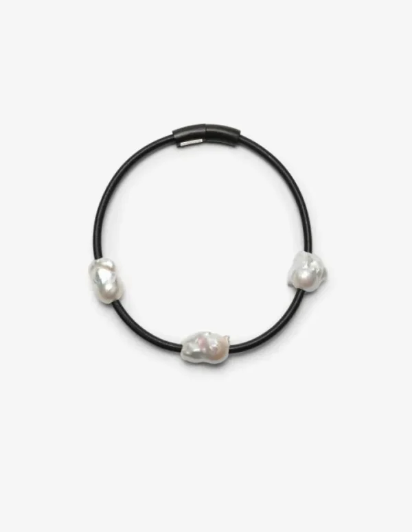 Monies Necklace in pearls and leather