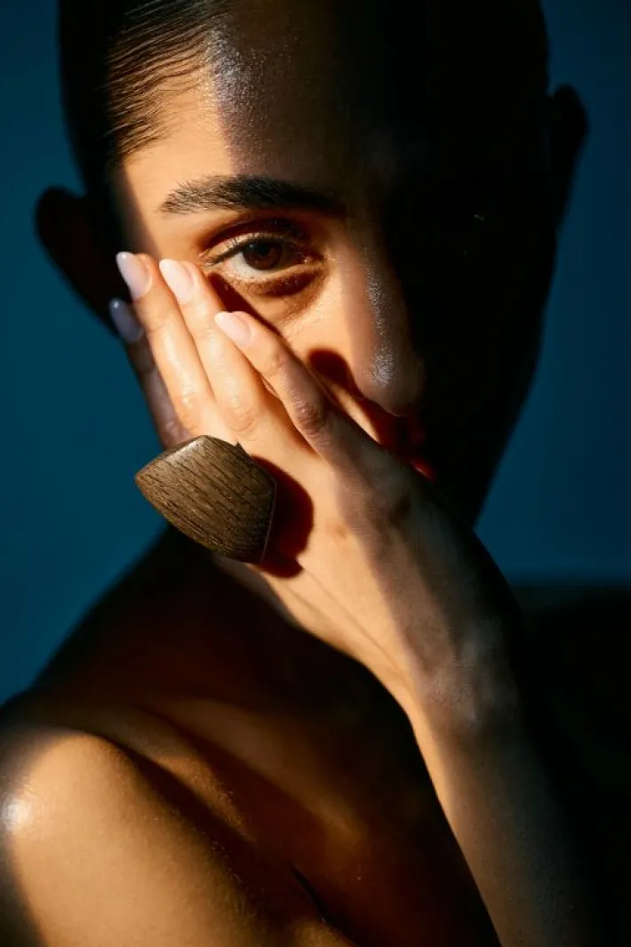 Monies Oro ring: bog oak, leather