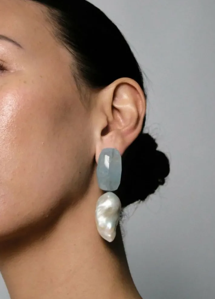 Monies Stud earrings: aquamarine, pearl