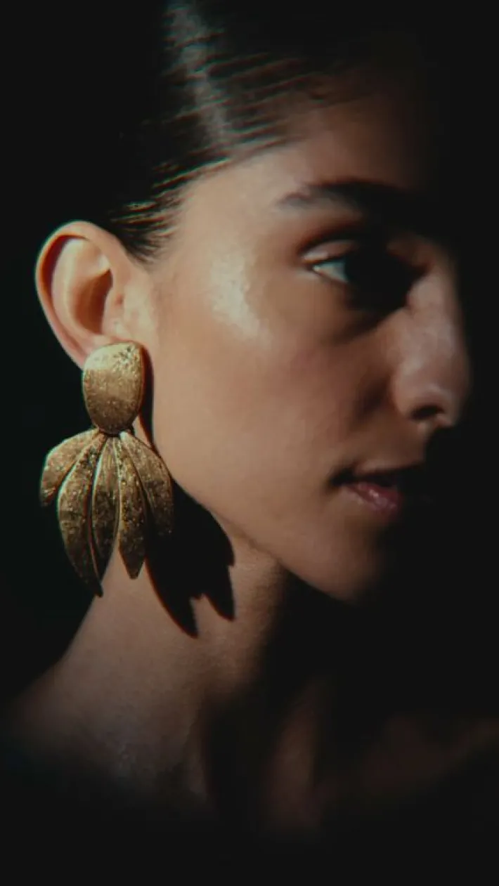 Monies Tia earring: goldfoil